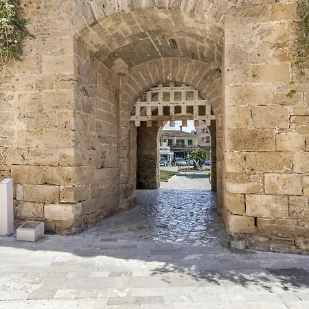 Flat In The Old Town Of * Alcudia (Mallorca)